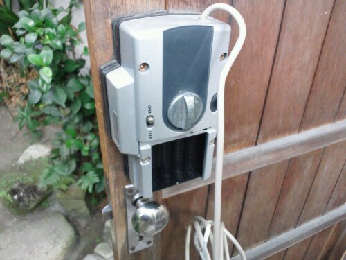 姫路市でデジタルロック電気錠　鍵修理　20111229