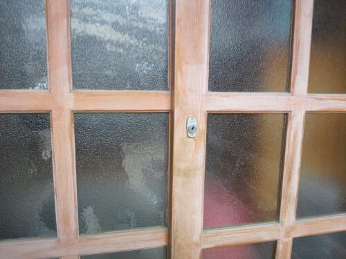 赤穂市で木製玄関引き戸　鍵の取り替え　20120308
