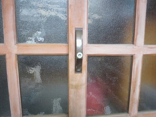 赤穂市で木製玄関引き戸　鍵の取り替え2　20120308